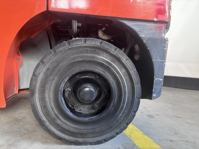 Toyota 02-8FGF30 | Heftruck - Achterband nr 2023 - 1001226-2023
