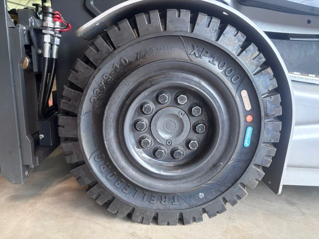 Still RX60-25 | Heftruck - Voorband nr 2021 - 100781-2021