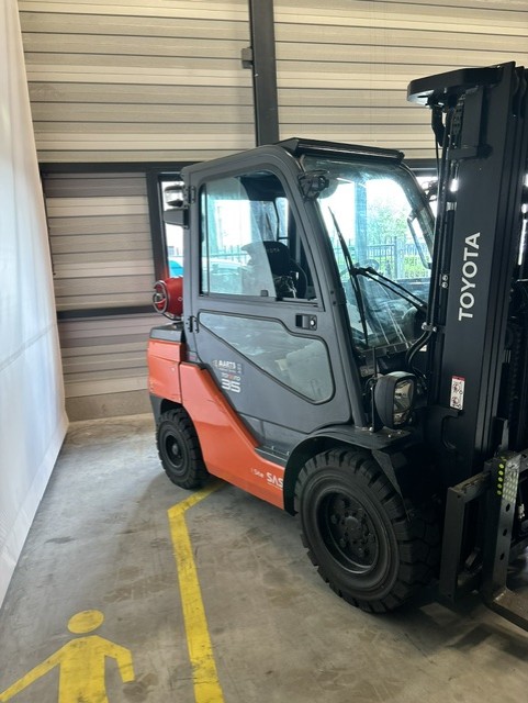 Toyota Tonero 02-8FGJF35 - Zij aanzicht nr 2046 - 45809-2046